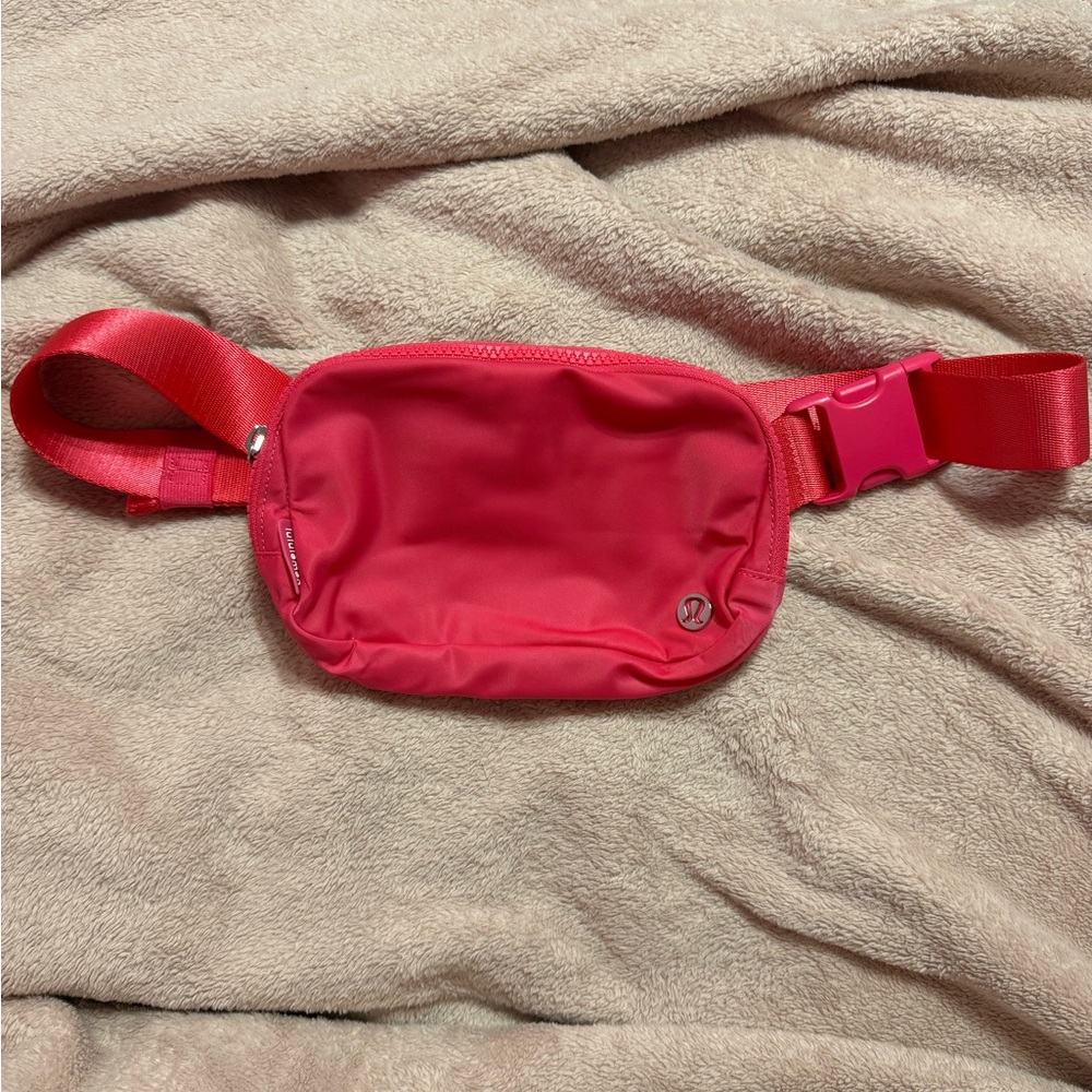 Lipgloss pink lululemon belt bag Used